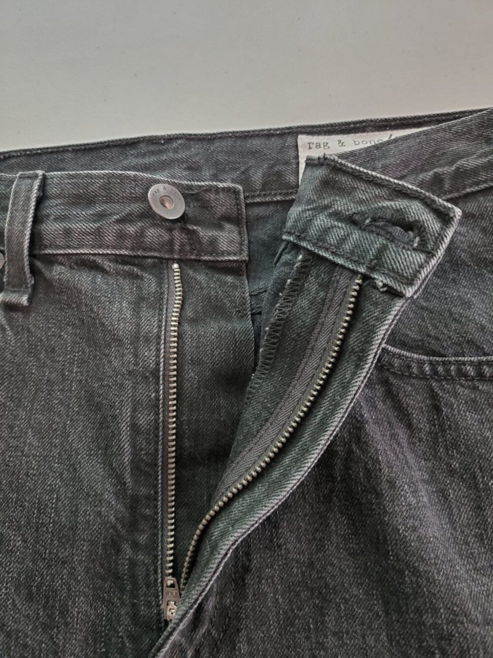 RAG & BONE SZ 30 Women's High-rise Skinny Destroyed Knee Frayed Raw Hem Black - Picture 4 of 13